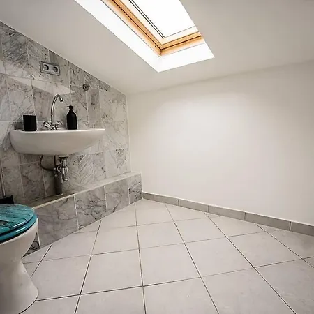 Loft Mit Billard-tisch Und Ps4 וופרטל