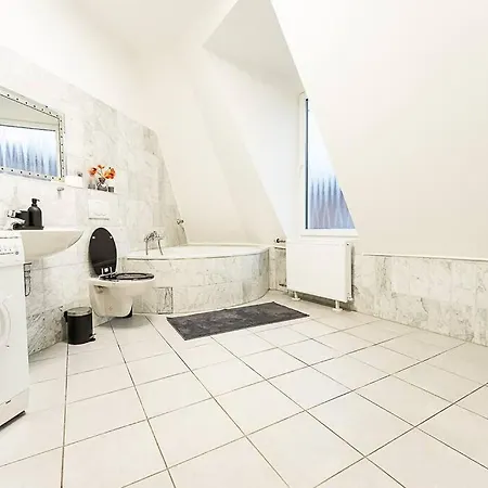 Loft Mit Billard-tisch Und Ps4 דירה וופרטל