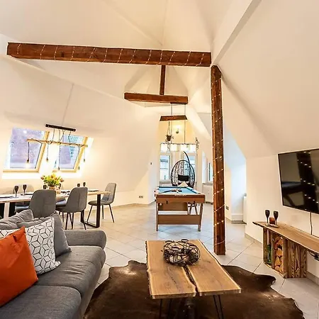 Loft Mit Billard-tisch Und Ps4 * וופרטל