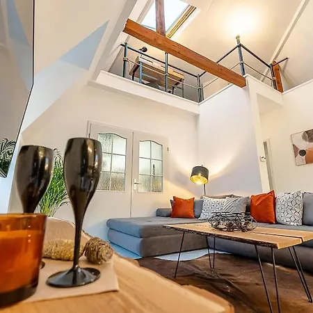 Loft Mit Billard-tisch Und Ps4 * Wuppertal